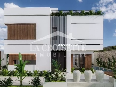Villa S+3 avec piscine à La Soukra ZVV0372