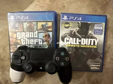 PS4 + Manette + Câbles + Jeu GTA V (CD) / call of duty