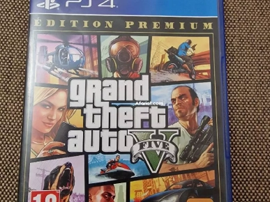 jeux ps4 GTA V + GHOSTRECON (gratuit)