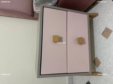 bureau et table de nuit