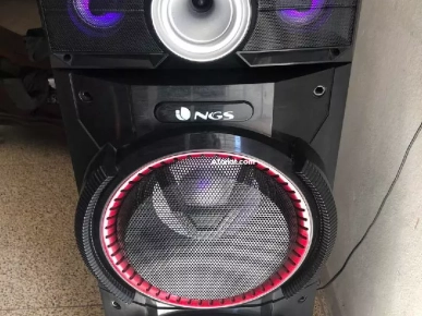 Enceinte Bluetooth usb aux radio tres puissante marque NGS