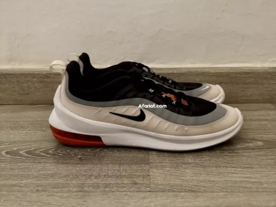 NIKE AIR MAX