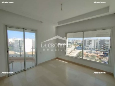 Appartement S+3 à Ain Zaghouan Nord ZAV1625