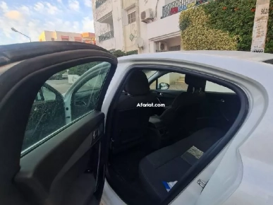 Voiture Peugeot 508