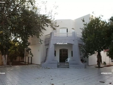 À louer une belle villa S+4 à la soukra