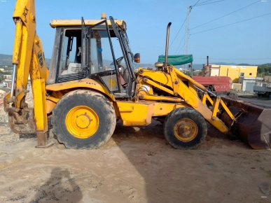 Tractopelle JCB