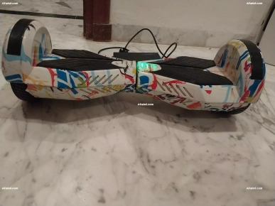 Hoverboard en très bon état avec chargeurs et bluetooth