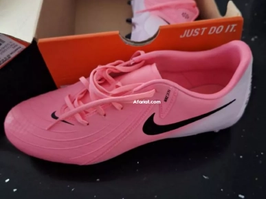 chaussure crampon nike