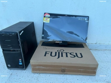 Pc informatique avec l’écran et le clavier importer Pc informatique avec l’écran et le clavier importer