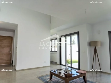 Villa S+4 à La Soukra MVV0395