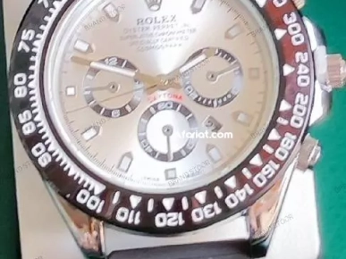 ROLEX LUMINEUX WATER BACK RÉSISTANT AVEC PACKAGING