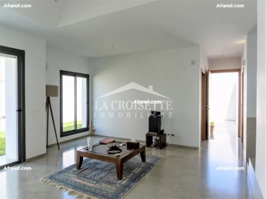 Villa S+4 à La Soukra MVV0395