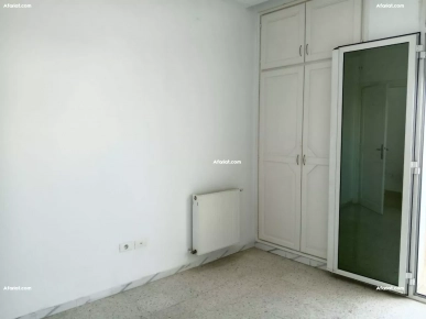 A vendre appartement S2 à l’Aouina