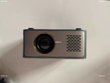 À VENDRE : Mini Projecteur Tout Neuf.