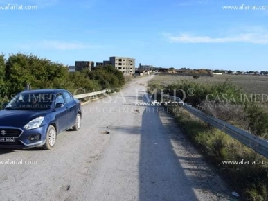 un terrain prés de yasmine El hammamet