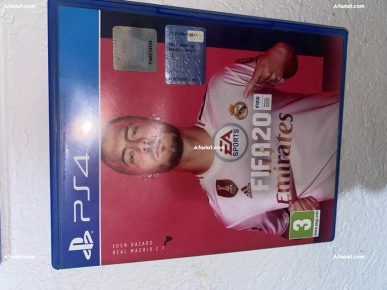 PS4 slim+manette+6cd number de téléfon:99251698