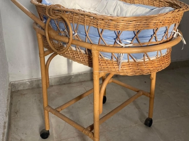 LANDAU + SUPPORT BÉBÉ FAIT MAINS AVEC MOUSTIQUAIRE LANDAU + SUPPORT BÉBÉ FAIT MAINS AVEC MOUSTIQUAIRE