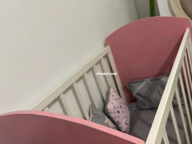 Lit bébé fille