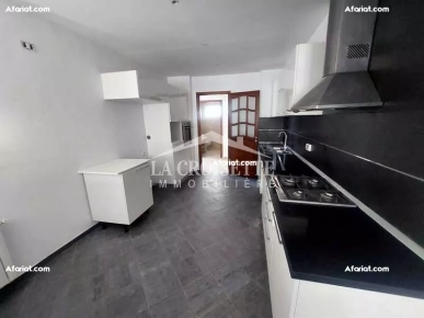 Villa S+4 avec piscine à La Marsa ZVL1615