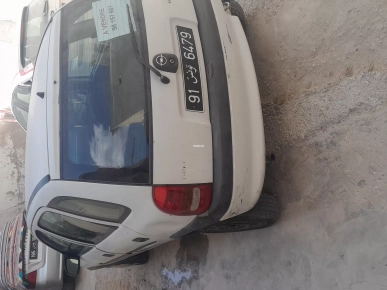A vendre opel corsa swing A vendre opel corsa swing
