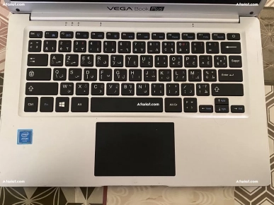 pc Vega book plus a vendre avec chargeur