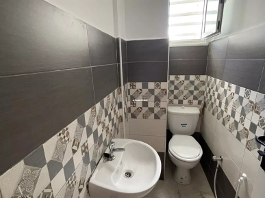 A LOUER Local Commercial Aux Jardin del menzah 2