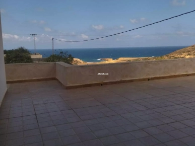 Une Maison a vendre a el haouaria s+2 avec garage vue sur mer