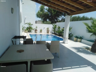 Villa avec jardin et piscine à vendre à Hammamet Sud51355351