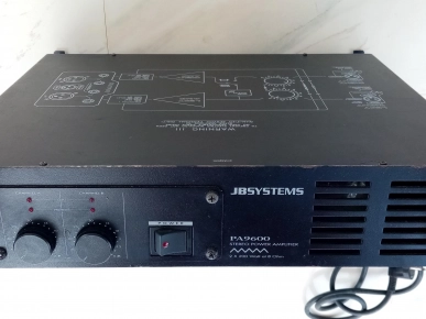 SONO COMPLÈTE 2 x 200 Watts SONO COMPLÈTE 2 x 200 Watts