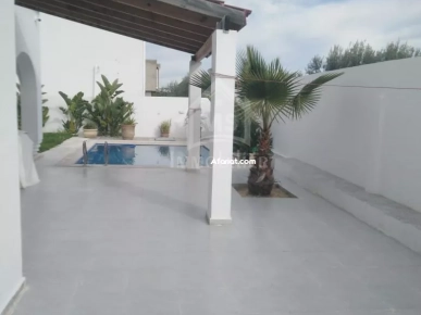 Villa avec jardin et piscine à vendre à Hammamet Sud51355351