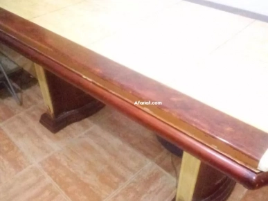 table.... bureau table.... bureau