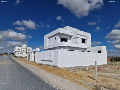 Un duplex S+5 avec piscine encours de construction à vendre