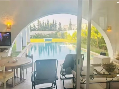 villa jinene hamemat 5 chambres et 5.5 salles de bain