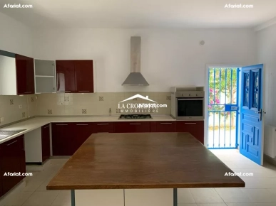 Villa S+5 à La Marsa ZVL1541