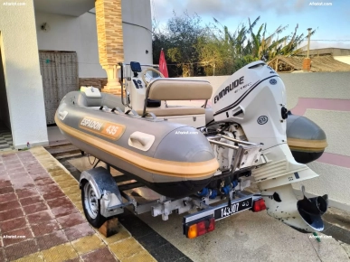 Bateau Semi-rigide Espadon 4.35m Moteur Evinrude 40cv en tres bon
