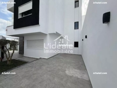 À Vendre  Villa Moderne avec Piscine- Hammamet Nord (Zone Sultan)