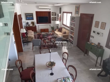 Une villa S+5 avec piscine à Carthage ZVL0336