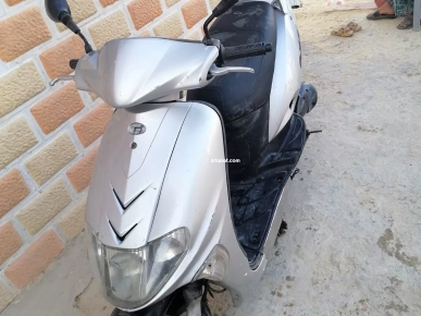 MOTO KYMCO TRES BON ETAT