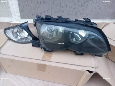 2 feux phares avant pour BMW E46 serie 2 en très bon état 2 feux phares avant pour BMW E46 serie 2 en très bon état