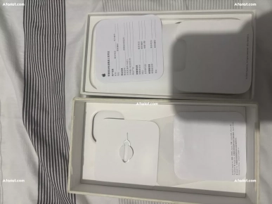iPhone 15 noir