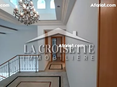 Villa S+4 avec piscine à Ain Zaghouan Nord MVL1540