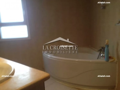 Villa S+3 avec piscine à La Marsa MVL0071