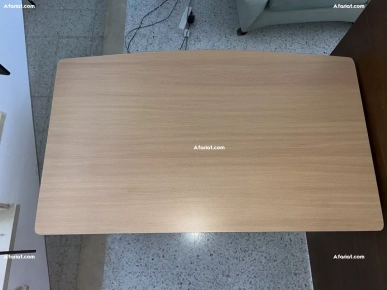 Bureau MDF en bon état - idéal étude / PC / télétravail