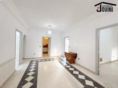 Grande Villa Près De Fatouma Bourguiba Au Bardo