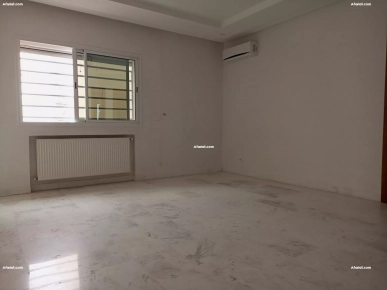 Appartement S+3 A Louer La Soukra