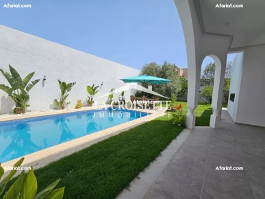 Villa S+4 avec piscine à La Soukra MVV0370