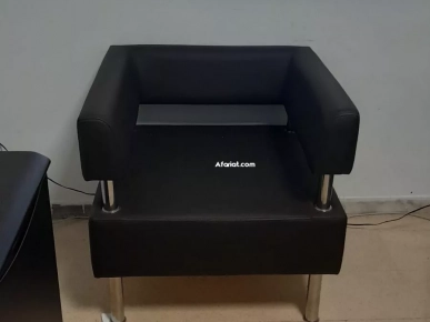 Bureau avec Chaise , Tiroir et Porte-manteau – Bon État
