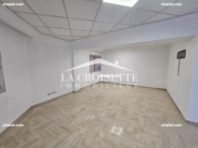 Bureau open-space aux Berges du Lac 1 MBL0487