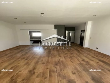 Villa S+3 avec piscine à La Soukra MVV0328