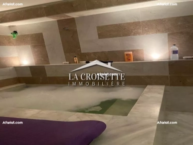 Villa S+4 avec piscine à Gammarth MVV0142